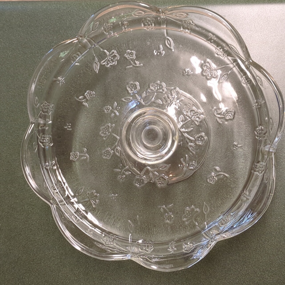 Vintage scalloped cake plate
